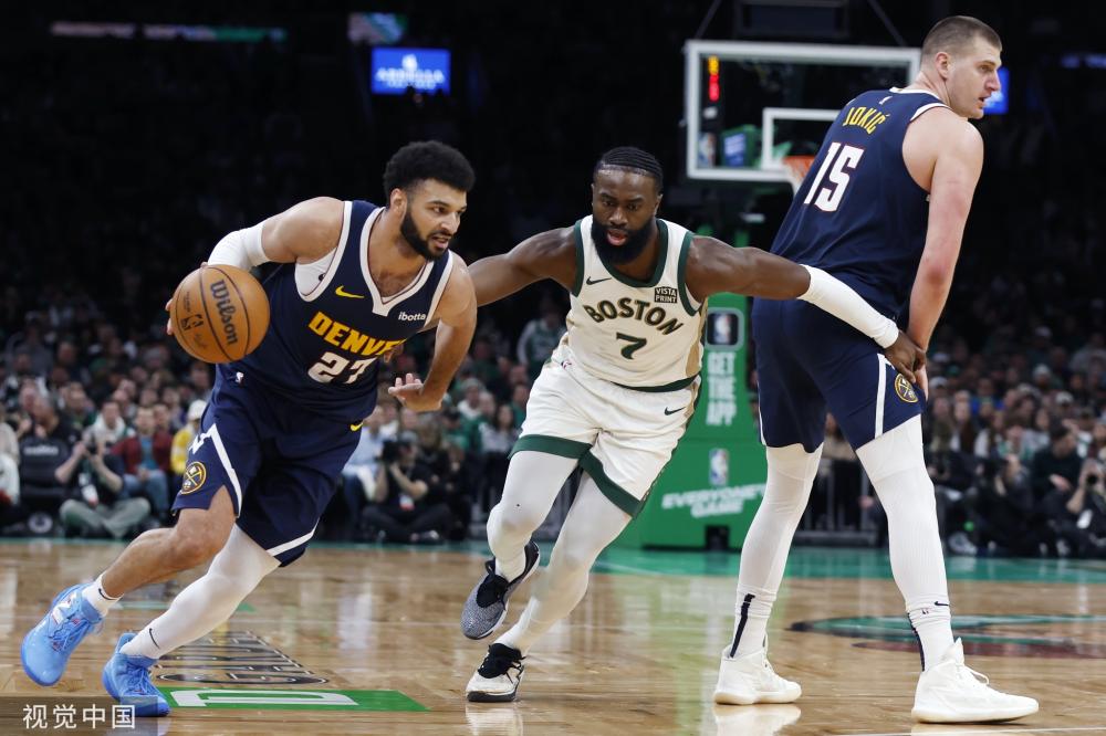 手能够在巴 手能够在巴